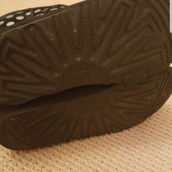 **SOLD** Ugg boots - Picture 2 of 8